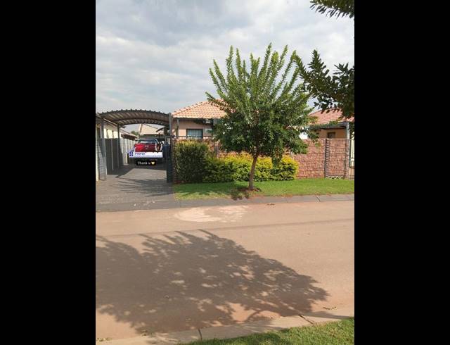 2 BEDROOM PROPERTY TO RENT IN PROTEA GLEN